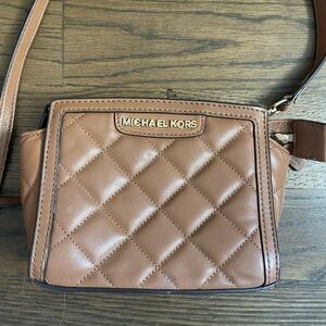 MICHAEL KORS CROSSBODY BAG
